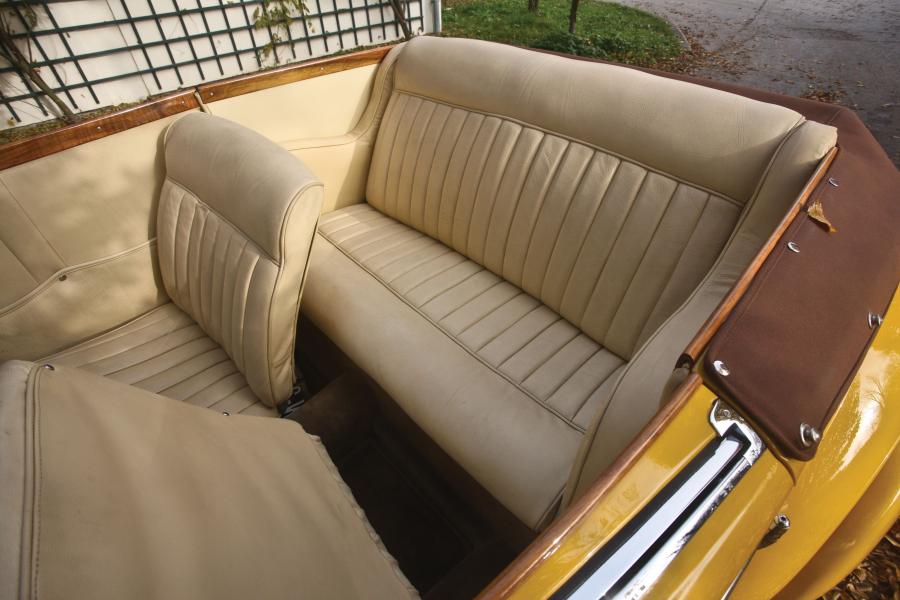 Интерьер Talbot-Lago T120 Cabriolet 1935 года  (фото 15 из 20)